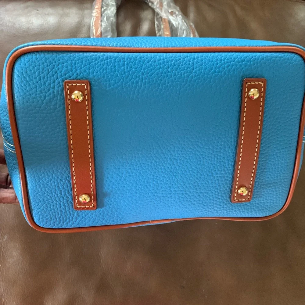 Dooney and Bourke small Tobi tote in the color sky - Picture 6 of 6